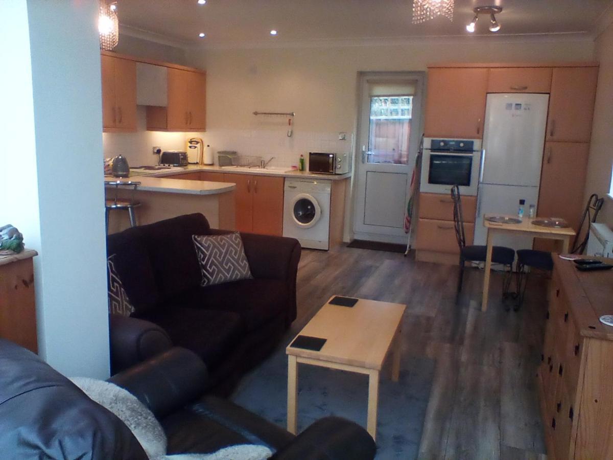 The Annex - Guest Gardens Apartment Milton Keynes Bagian luar foto