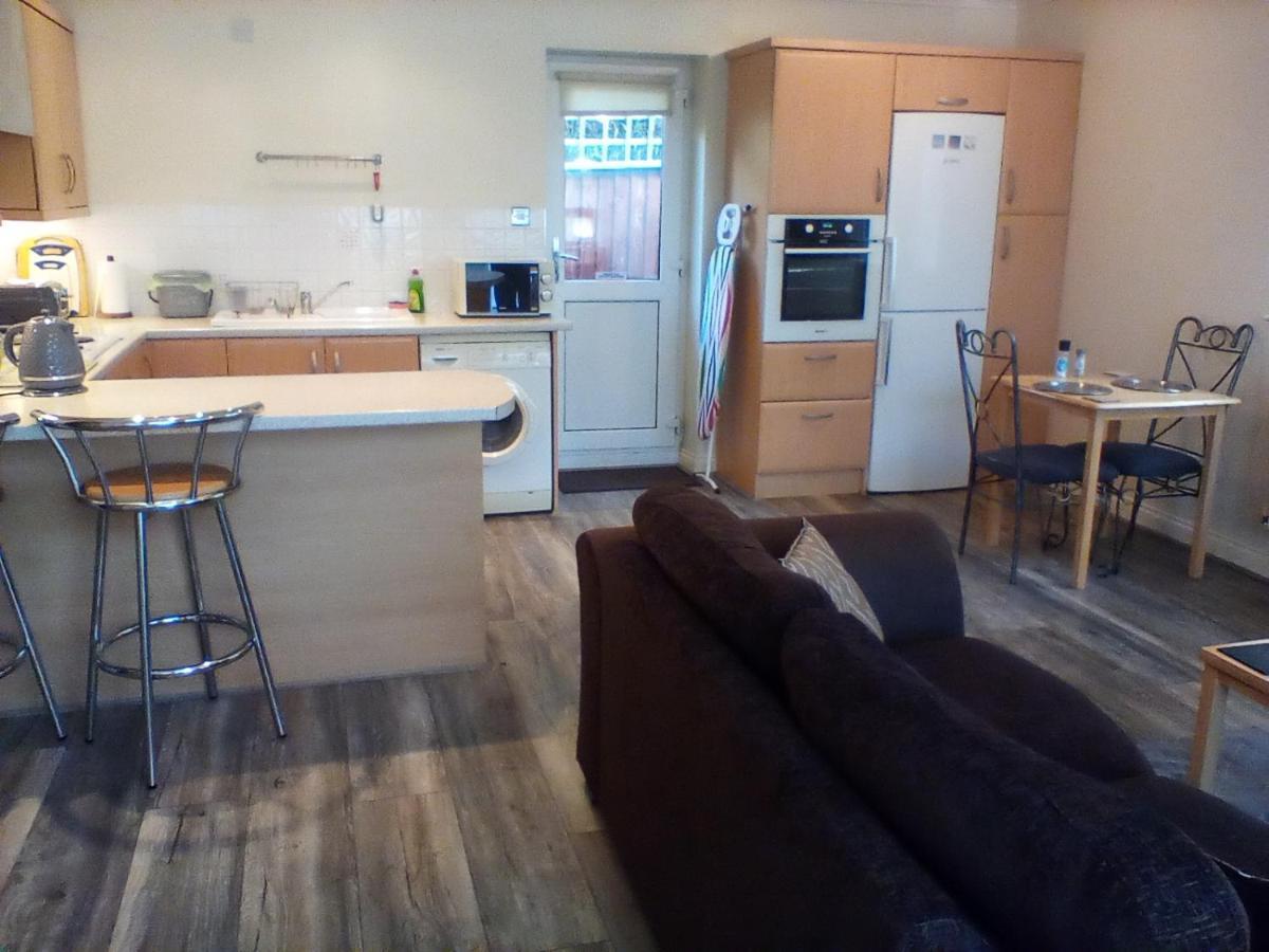 The Annex - Guest Gardens Apartment Milton Keynes Bagian luar foto