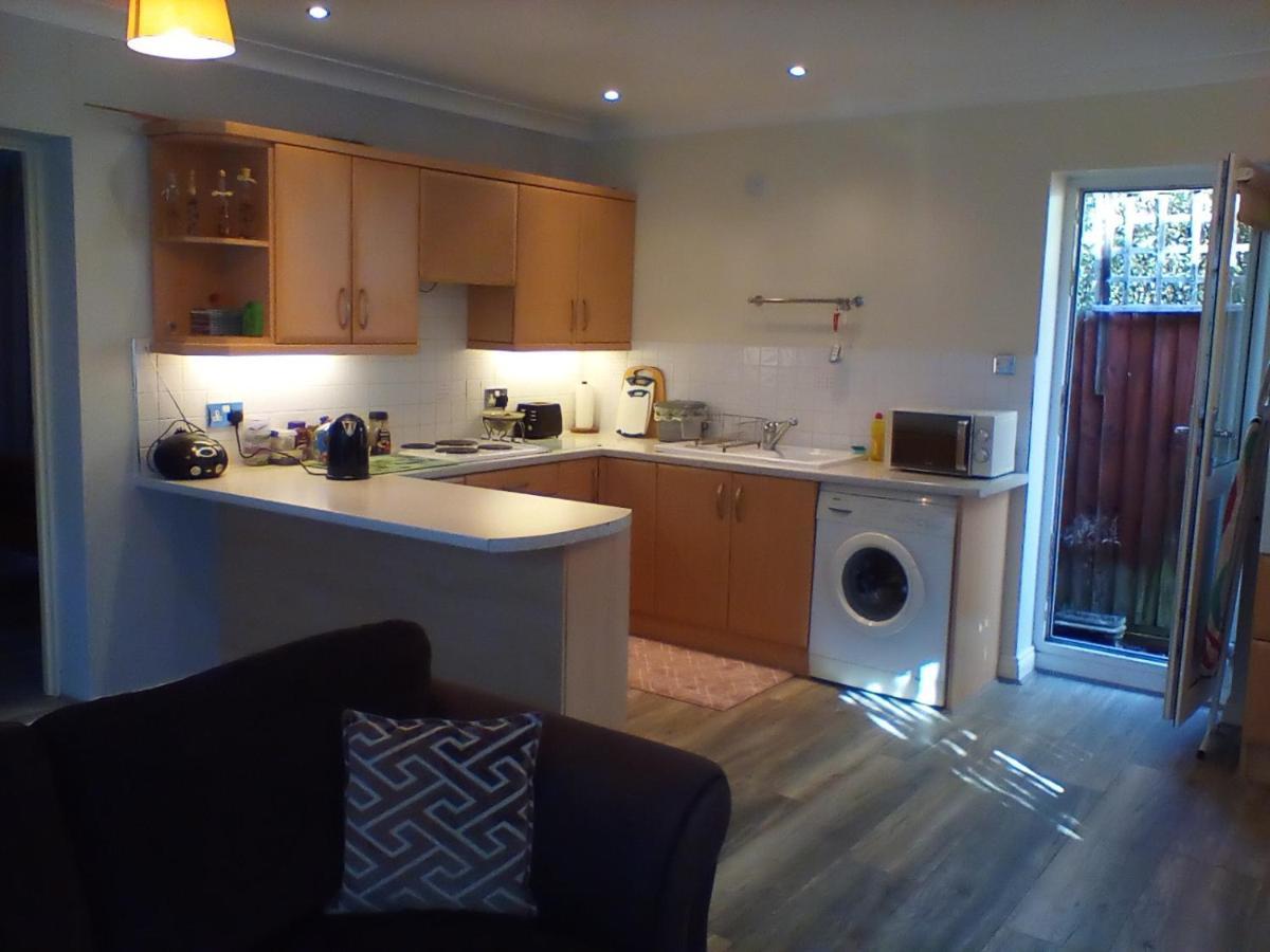 The Annex - Guest Gardens Apartment Milton Keynes Bagian luar foto